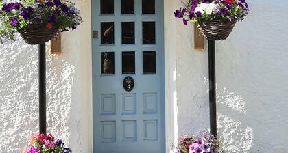 The Groomsport 'Bothy' is a charming unique terraced cottage built 1840