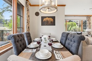 Dining - Vail Valley Retreat - Shared Hot Tub + Pool (Edwards)