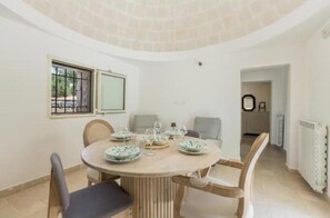 Dining - Borgo Paoli Authentic Trullo Lui Ostuni, with private pool and olive groove (Ostuni)