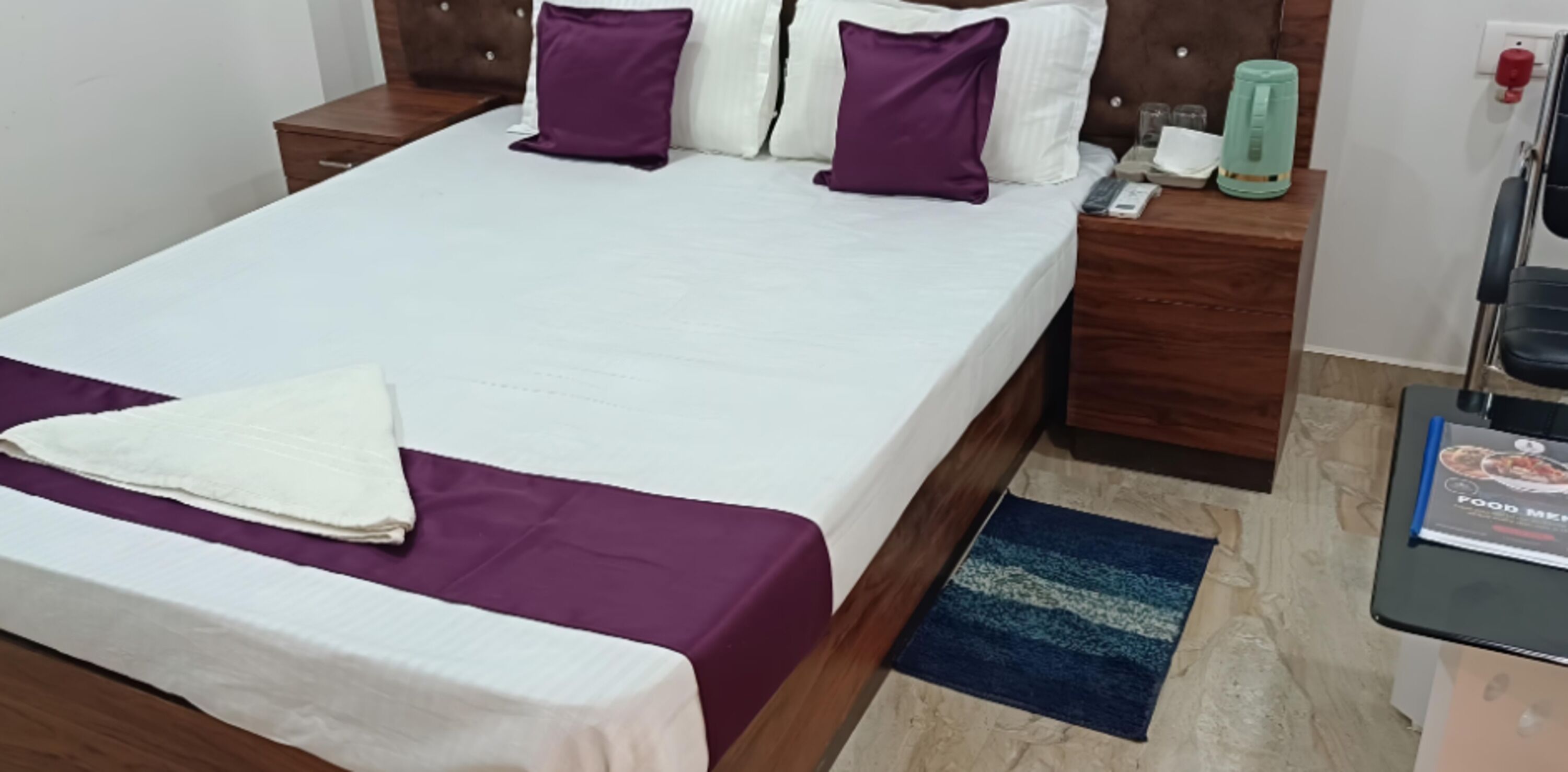 Standard-Doppelzimmer, Stadtblick | Schreibtisch, kostenloses WLAN