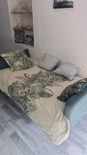 6 bedrooms, iron/ironing board, travel crib, WiFi