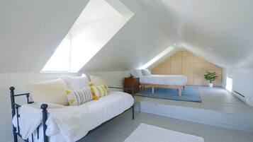 Iron/ironing board, travel crib, WiFi, bed sheets