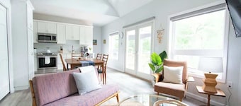 Fully Updated Lake View Home on Thomas Pond