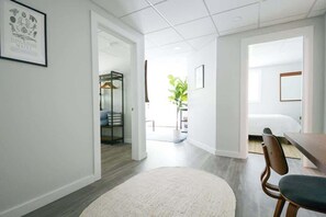 アイロン / アイロン台、旅行用ベビーベッド、WiFi、ベッドシーツ