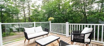 Fully Updated Lake View Home on Thomas Pond
