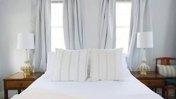 Iron/ironing board, travel crib, WiFi, bed sheets