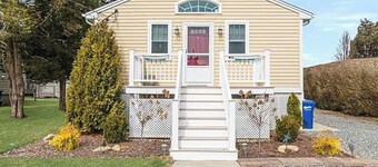 Unwind, Recharge & Feel at Home in Fairhaven. 2 beds and 2 baths, happy vibes