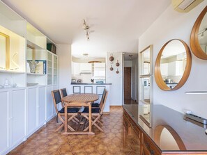 Dining - Les Regates by Interhome (Hyères)