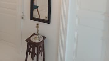 Double Room, City View | Interior