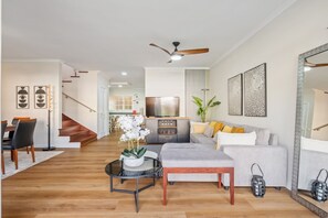 TV - Villa Emilia by Atlantic Holiday (Calheta)