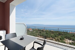 Outdoor dining - Intimate Sea View Studio for Two in Kefalonia (Vlachata)