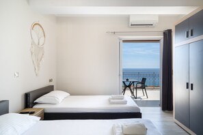 Iron/ironing board, WiFi, bed sheets - Intimate Sea View Studio for Two in Kefalonia (Vlachata)