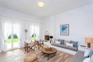 TV, fireplace, video games, ping pong - On The Rocks - Whole Estate | 5 Villas, 3 Pools (Ios)