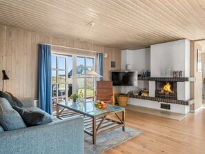 TV, fireplace - "Antonetta" - 80m from the sea by Interhome (Blåvand)