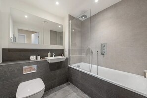 Hair dryer, towels - Tranquil Stay in East London (London)