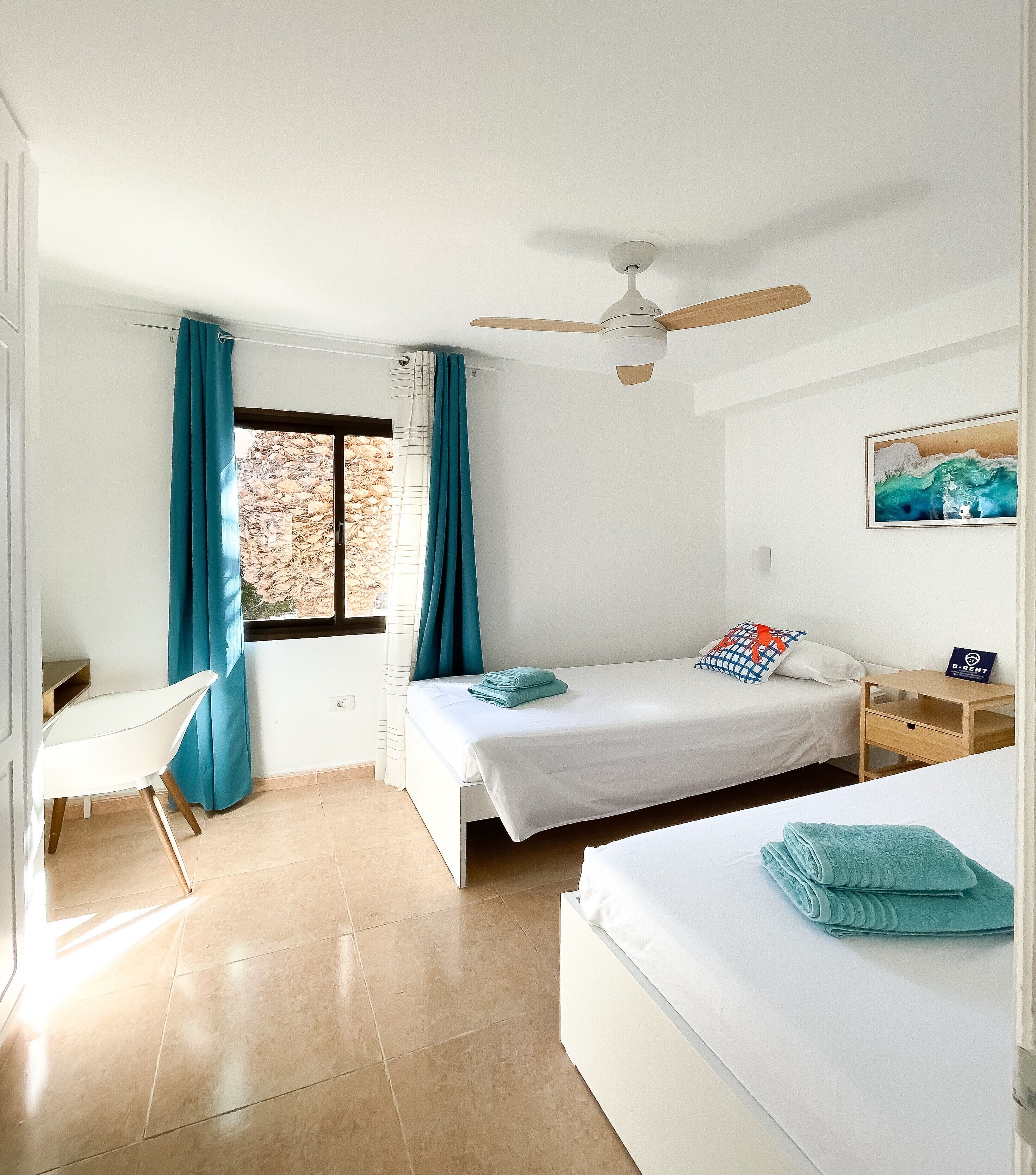 Iron/ironing board, WiFi, bed sheets