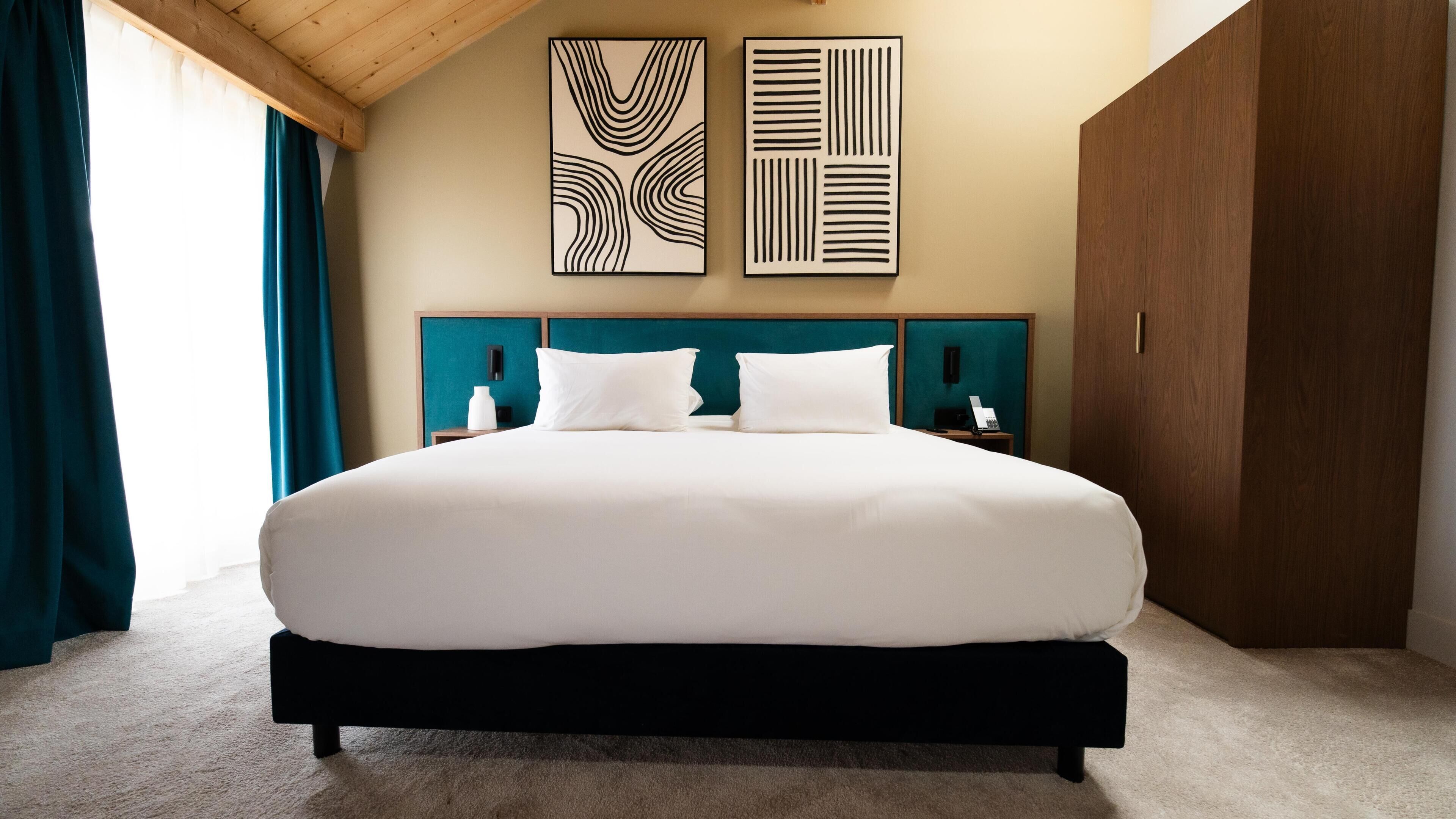 Kamar Superior | Brankas dan didekorasi berbeda-beda