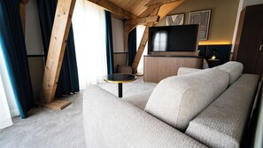 In-room safe, bed sheets - Hotel & Spa Des Beaux-Arts, A Member Of Radisson Individuals (Bourges)