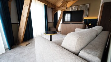 In-room safe, bed sheets