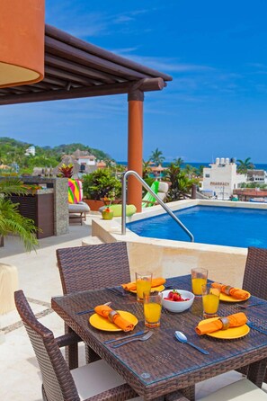 Outdoor dining - Beach Break Suites, 1 BR Suites Just Steps from Sayulita's Action (Sayulita)