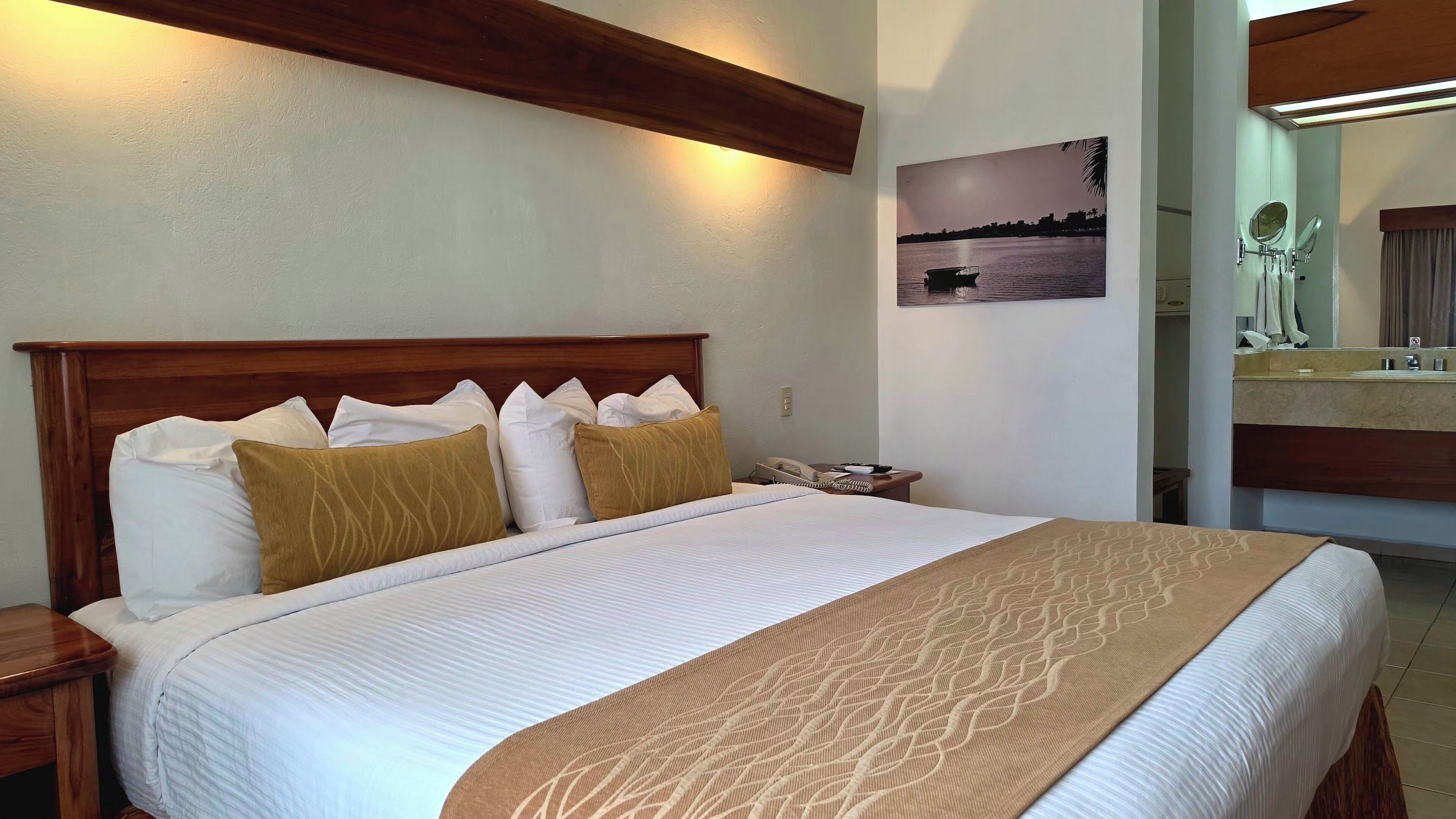 Double Room, 1 King Bed