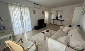 Living area - Villa Schneider (Cannes)