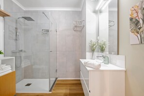 House - Villa Emilia by Atlantic Holiday (Calheta)