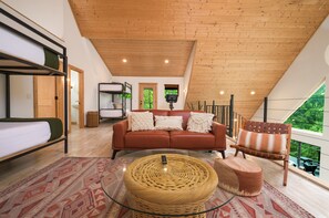Free WiFi, bed sheets - Dreamy Wellness Retreat | Creekside + Hot Tub (Broken Bow)