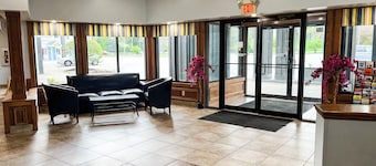Studio 6 Suites – Tiffin, Oh