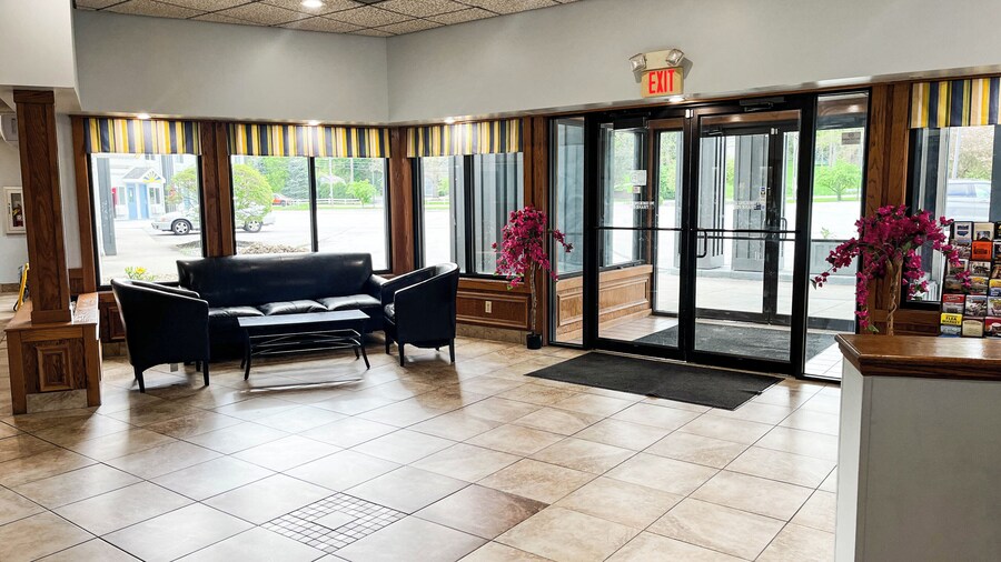 Studio 6 Suites – Tiffin, Oh