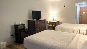 Iron/ironing board, free WiFi, bed sheets - Studio 6 Suites – Tiffin, Oh (Tiffin)