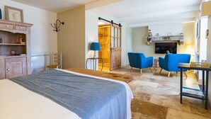 1 habitación y ropa de cama 