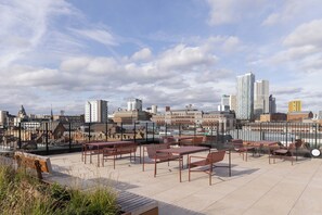 Outdoor dining - Student Only The Store House (Leeds)
