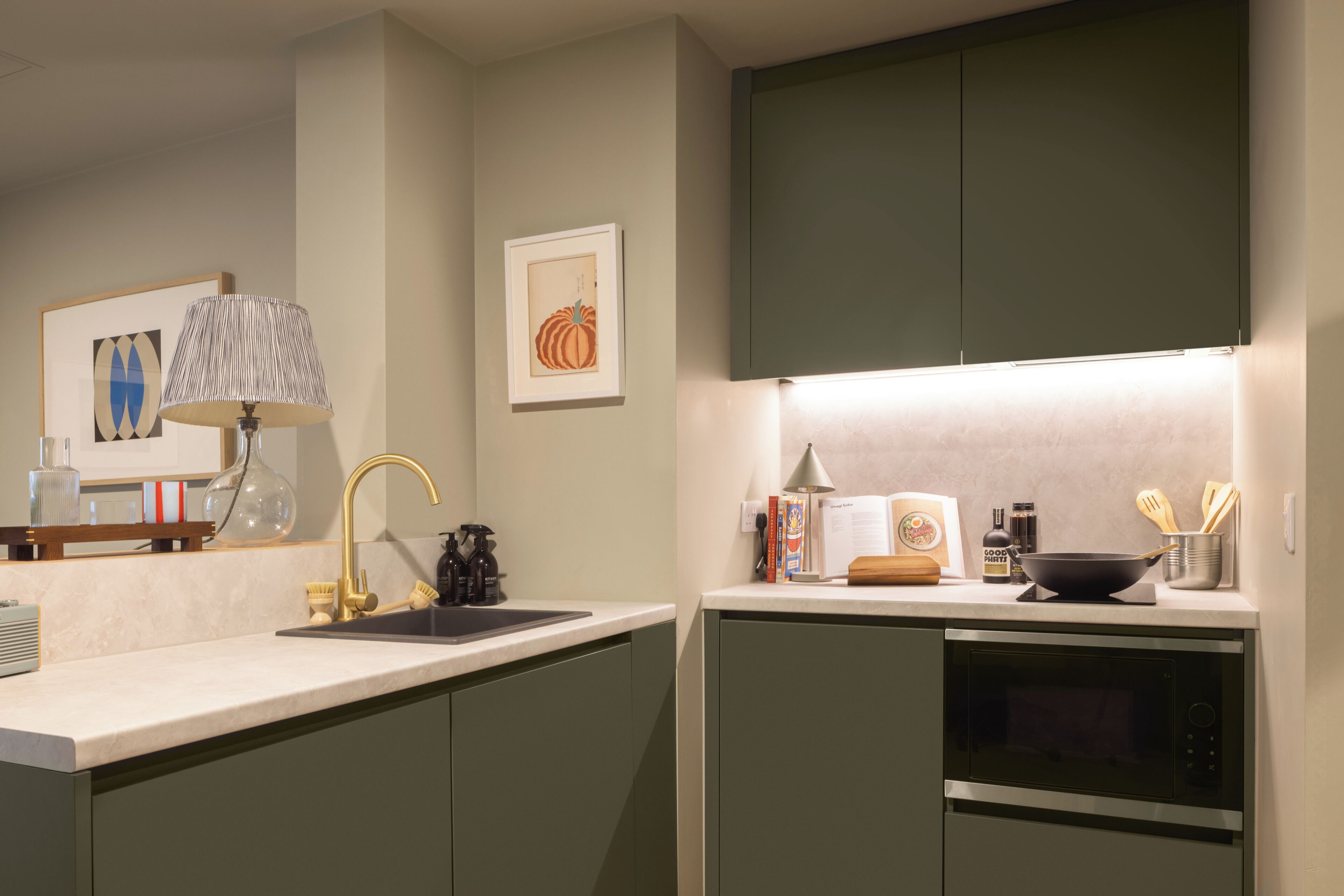 Classic Studio, Non Smoking | Private kitchen | Mini-fridge, oven