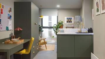 Classic Studio, Non Smoking | Dining