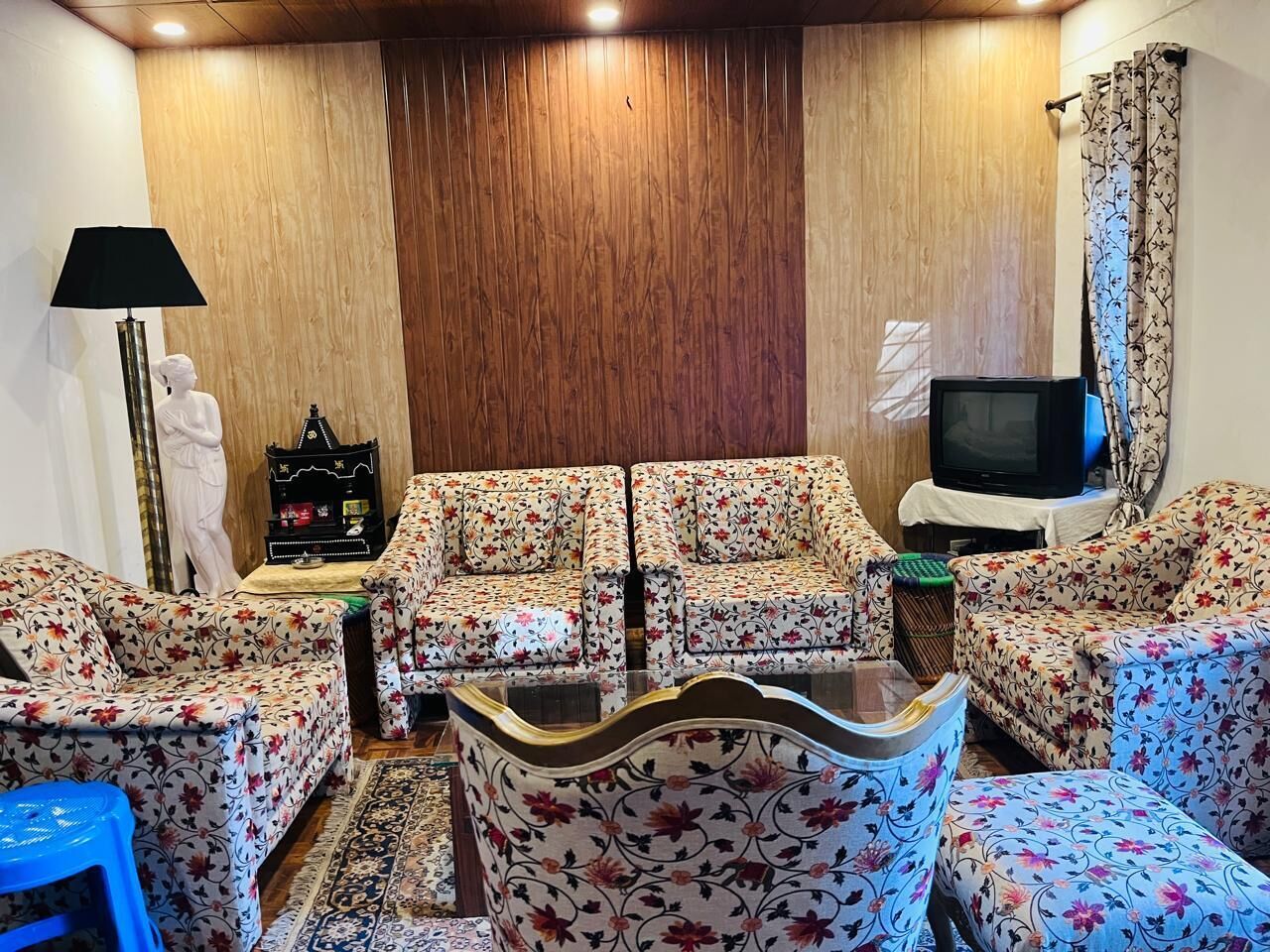المنشأة من الداخل