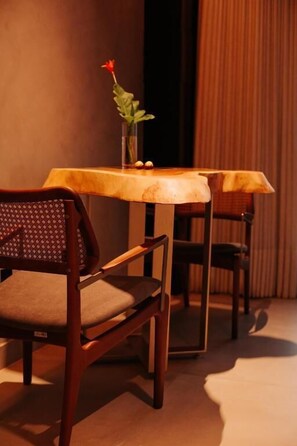 Presidential Suite, Balcony, City View | Dining - Catuai Hotel (Jaru)