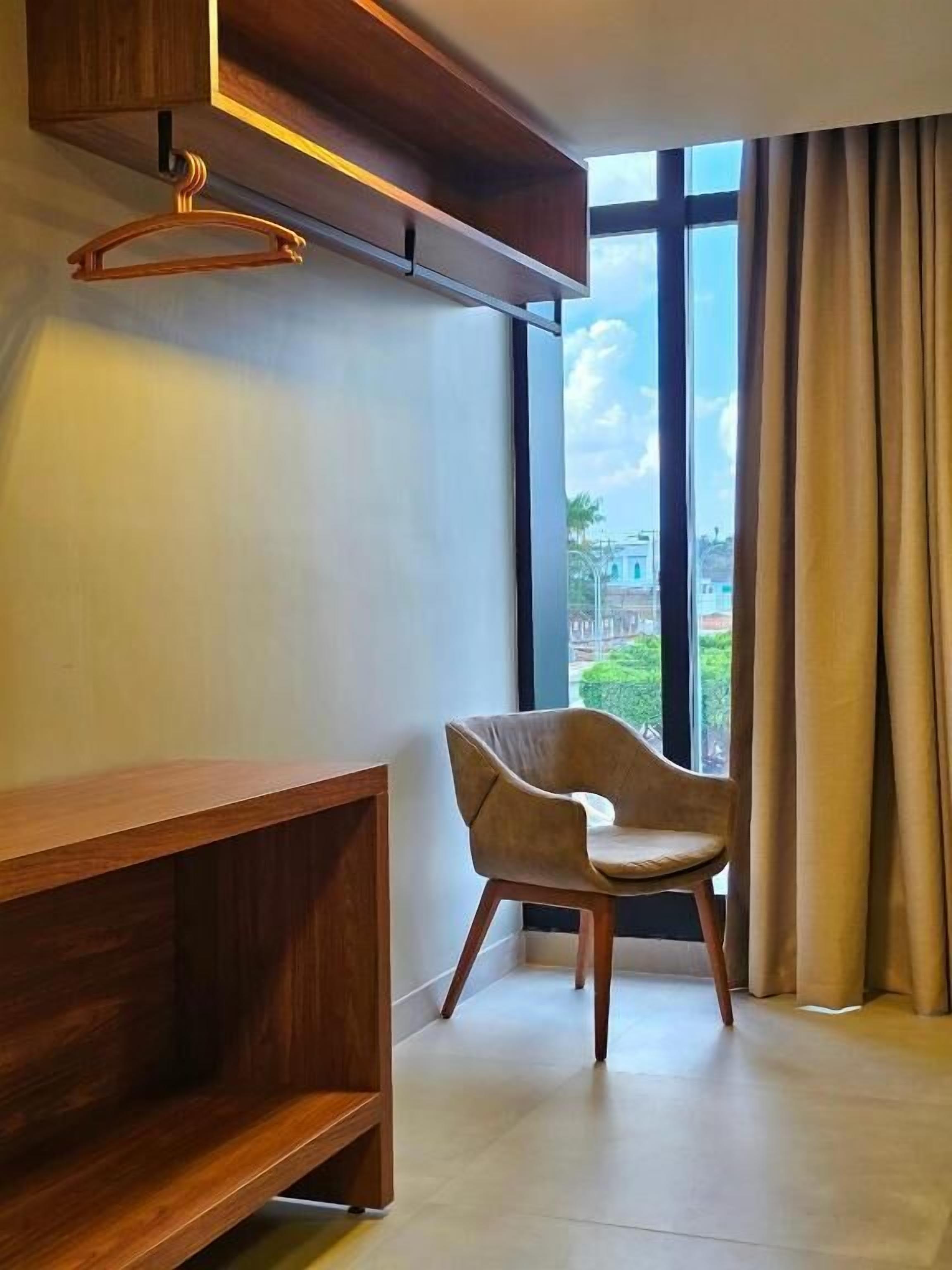 Deluxe Double Room, City View | Interior
