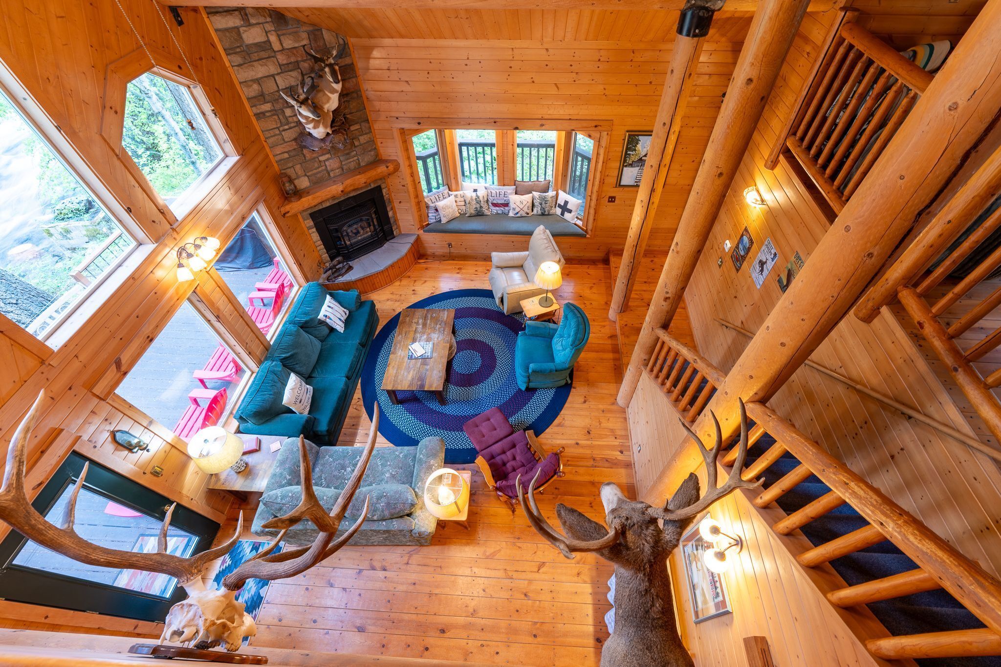 TV, fireplace, books, stereo