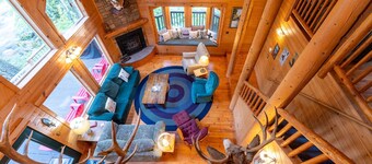 Wallowa River Log Cabin - Mountain Views & Hot Tub