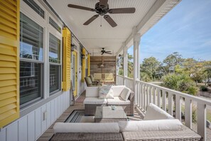 Terrace/patio - Chateau Relaxo: Dog Friendly Home Close to Everything! (Oak Island)