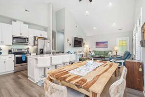 Interior - Chateau Relaxo: Dog Friendly Home Close to Everything! (Oak Island)