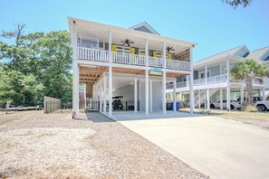 Exterior - Chateau Relaxo: Dog Friendly Home Close to Everything! (Oak Island)
