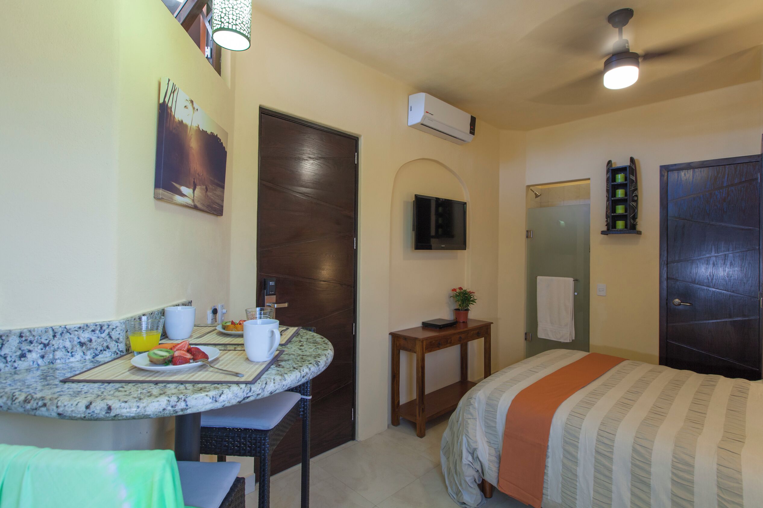 1 bedroom, WiFi, bed sheets