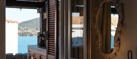 Apartment, 2 Bedrooms, Sea View | Bathroom