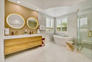 Hair dryer, towels - Desert Sunset Paradise-Pool, Spa, Mini Golf, Games (Indio)