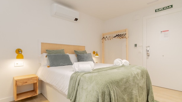 Unclassified image, 1 of 19, button - Txapitela Rooms - Perfect for 3 (Pamplona)