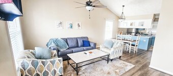 Charming & Beachy Family-Friendly 3-bedroom home in Wilmington, NC