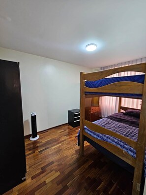 Iron/ironing board, free WiFi - Prime Location in Trujillo Near Ovalo Papal, Shopping Centers and City Center (Trujillo)