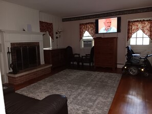 Interior - The Manor House a 6 Bedroom Home  68 Acres  3 Miles to Knoebels Amusement Resort (Elysburg)